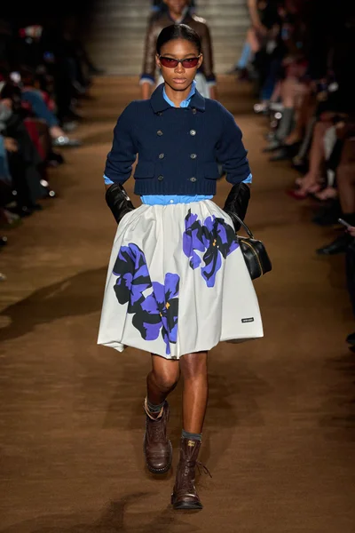 Look 15